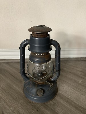 #ad Vintage Dietz No. 2 D Lite Kerosene Barn Lantern With Loc Nob Globe $46.00